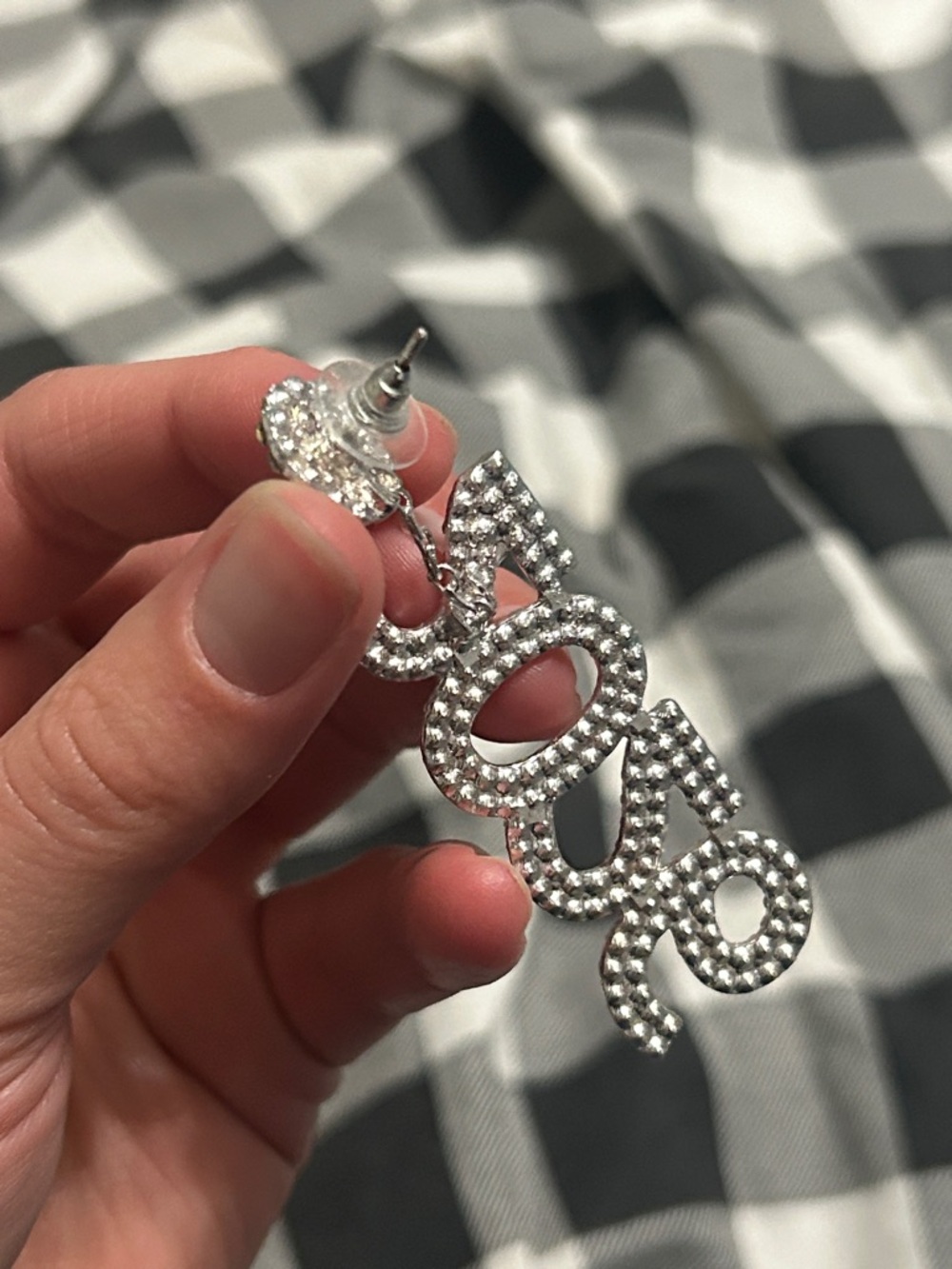 '2026' Graduation Earrings - Picture 2 of 4